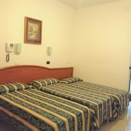 Hotel Villa Linda - Family Hotel - Nuova Costruzione Antisismica Riccione Bagian luar foto