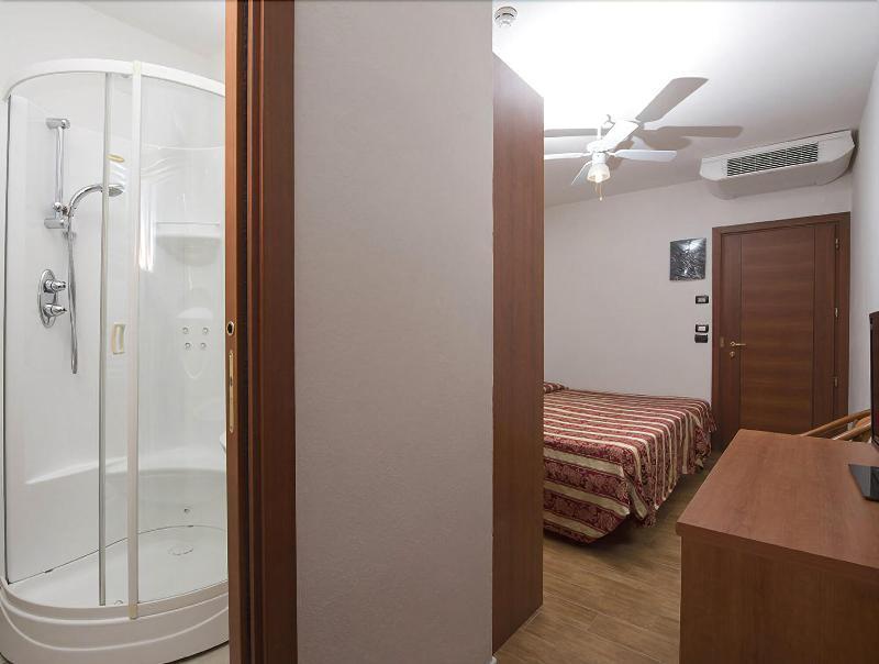 Hotel Villa Linda - Family Hotel - Nuova Costruzione Antisismica Riccione Bagian luar foto