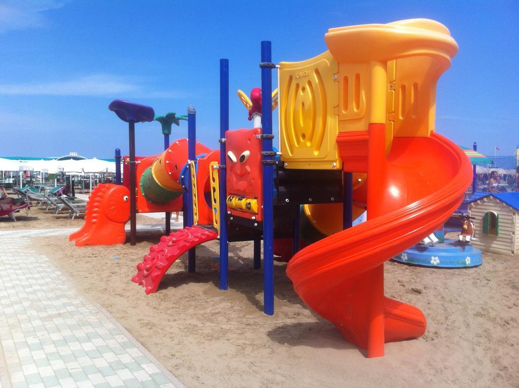 Hotel Villa Linda - Family Hotel - Nuova Costruzione Antisismica Riccione Bagian luar foto