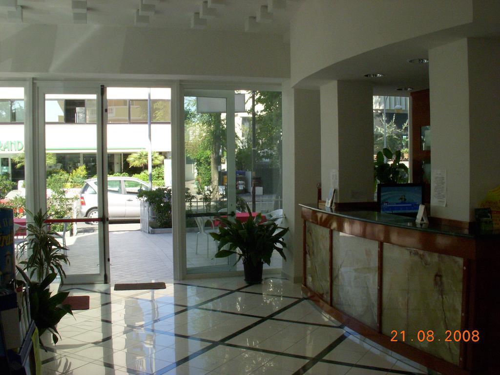 Hotel Villa Linda - Family Hotel - Nuova Costruzione Antisismica Riccione Bagian luar foto