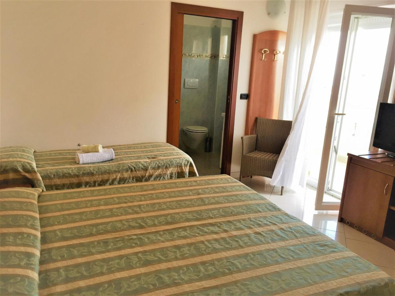 Hotel Villa Linda - Family Hotel - Nuova Costruzione Antisismica Riccione Bagian luar foto
