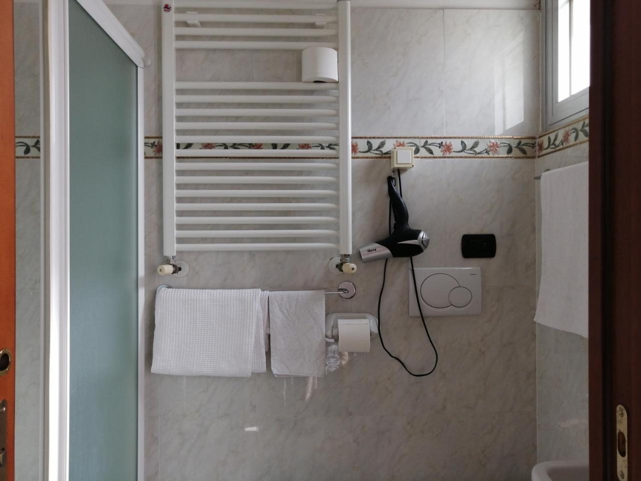 Hotel Villa Linda - Family Hotel - Nuova Costruzione Antisismica Riccione Bagian luar foto