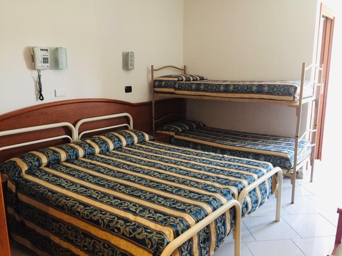 Hotel Villa Linda - Family Hotel - Nuova Costruzione Antisismica Riccione Bagian luar foto