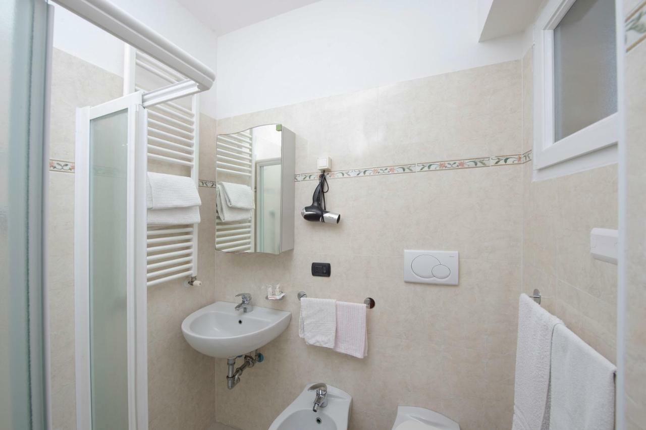 Hotel Villa Linda - Family Hotel - Nuova Costruzione Antisismica Riccione Bagian luar foto