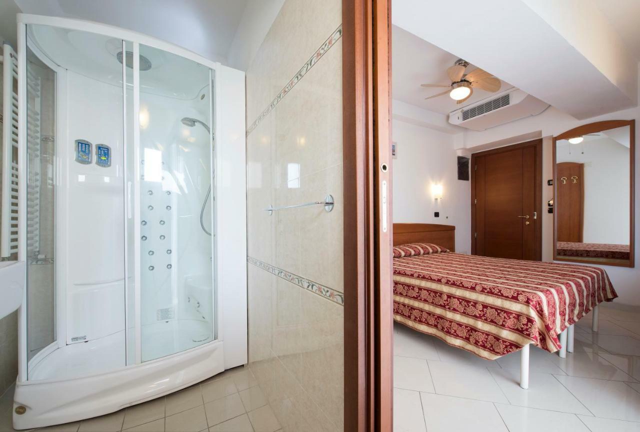Hotel Villa Linda - Family Hotel - Nuova Costruzione Antisismica Riccione Bagian luar foto