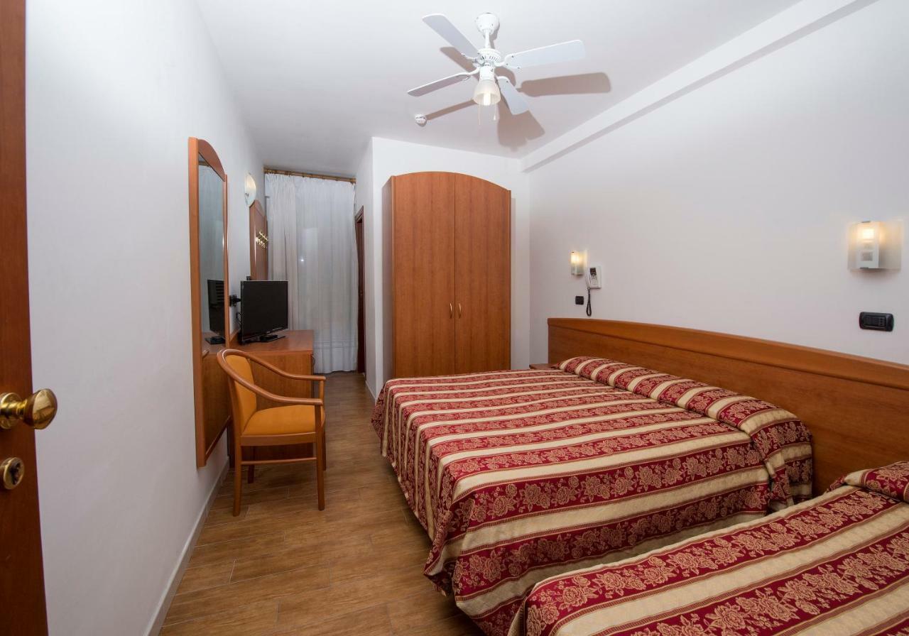 Hotel Villa Linda - Family Hotel - Nuova Costruzione Antisismica Riccione Bagian luar foto