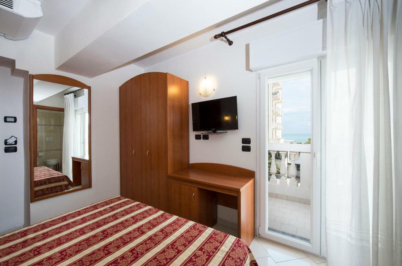 Hotel Villa Linda - Family Hotel - Nuova Costruzione Antisismica Riccione Bagian luar foto